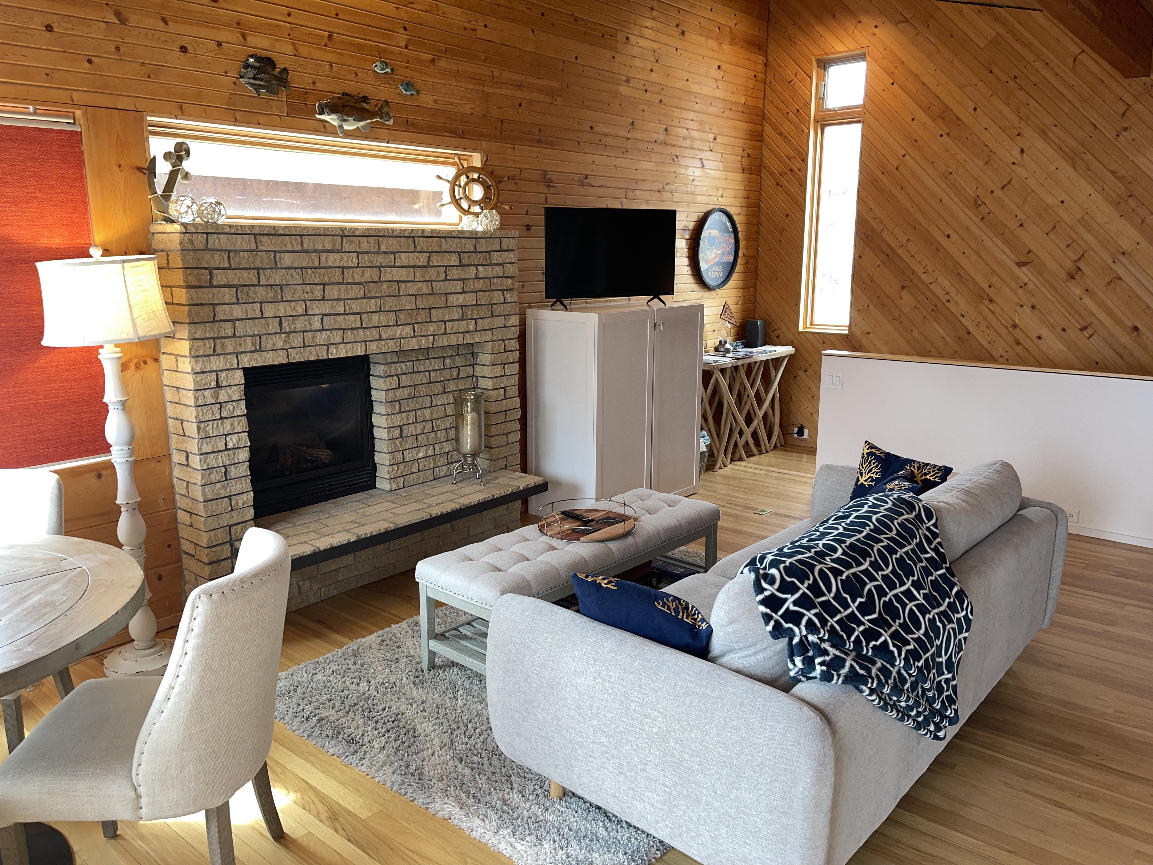 Pepin Guest Haus - walk to the winery! Sauna!