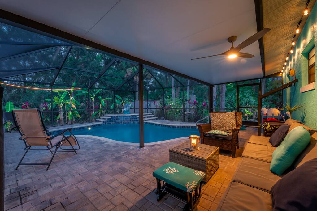 Tropical Oasis Heated Pool* 3 mins Sister Spring