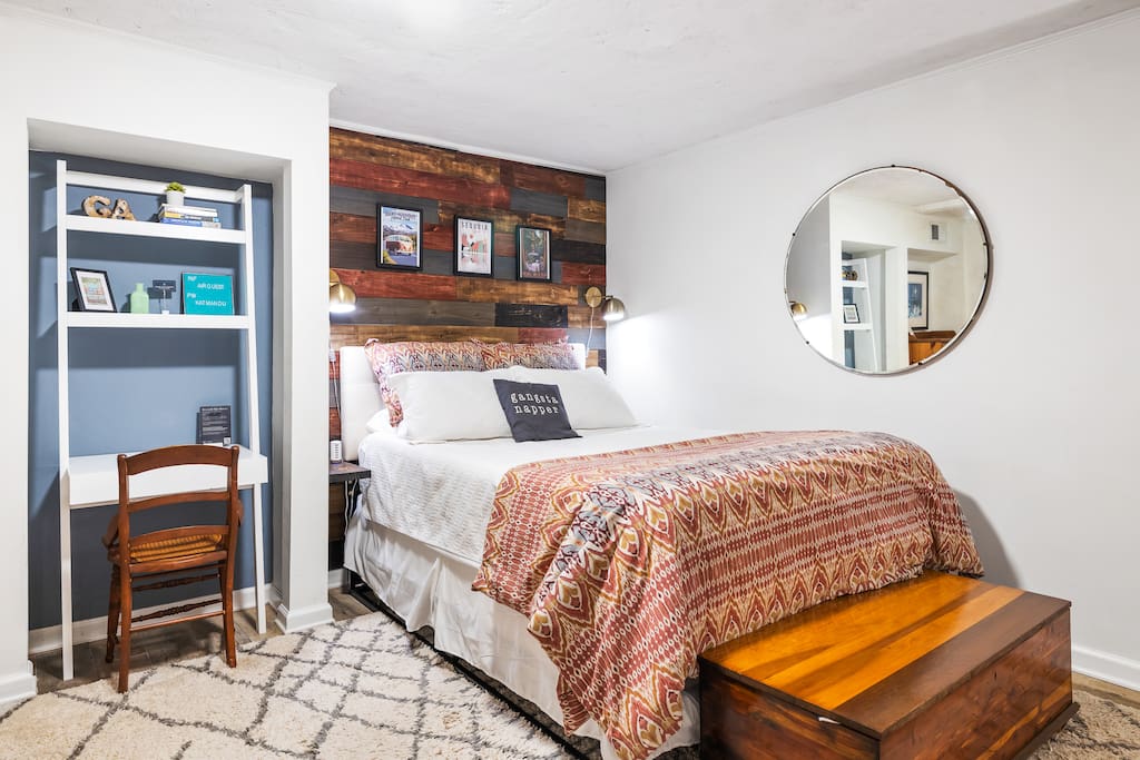 Dog Friendly Basement Apartment in Grant Park