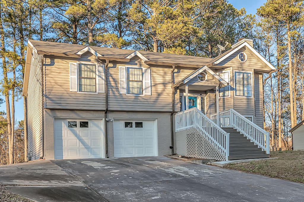 Spacious and Modern 18 min from Stone Mountain