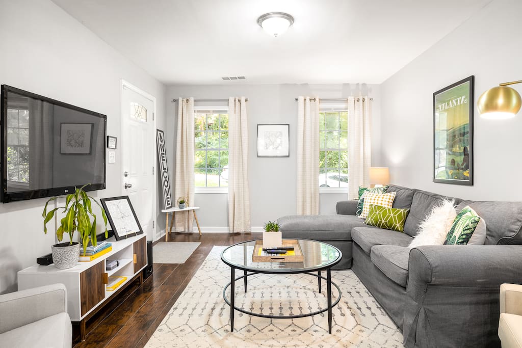 Modern and Stylish Bungalow 8 Min from MBenz