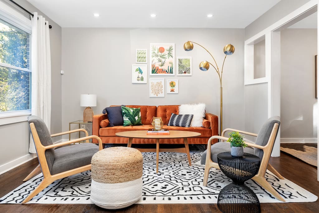 West Side Family-Friendly Modern Haven - Sleeps 12