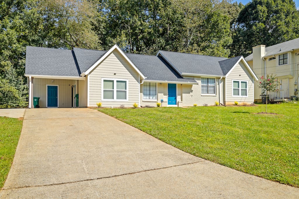 Modern and Stylish 4BR Home w/ All the Latest Tech