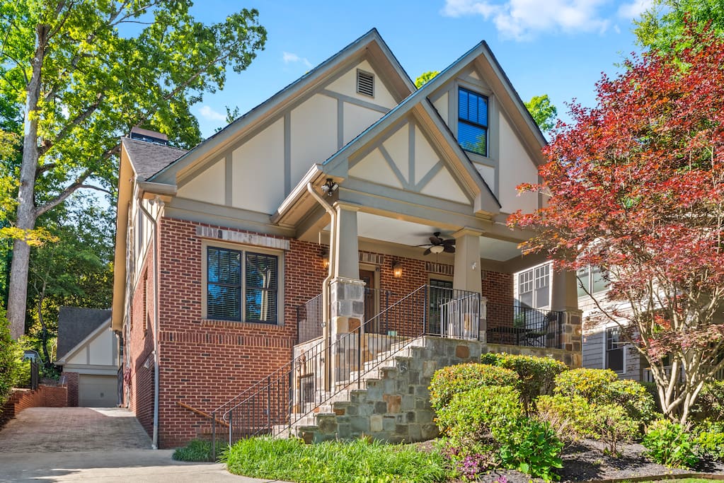 6 Bedroom Luxury Home in ATL's #1 Neighborhood