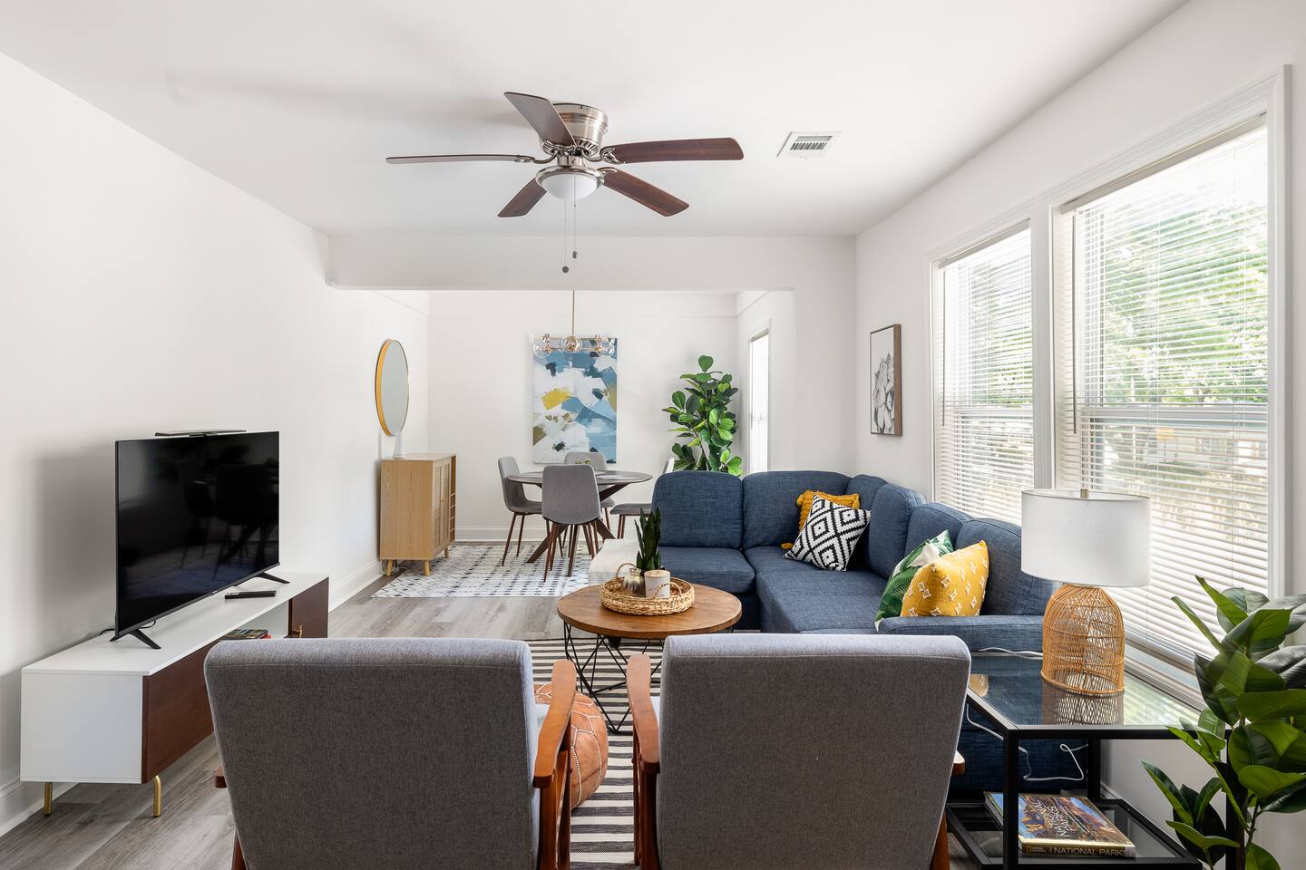 Newly Renovated Modern Bungalow Minutes from DT