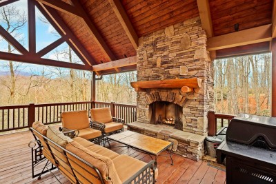 5BR, 4000 sq ft Luxury Cabin w/ Covered Fireplace! photo 3