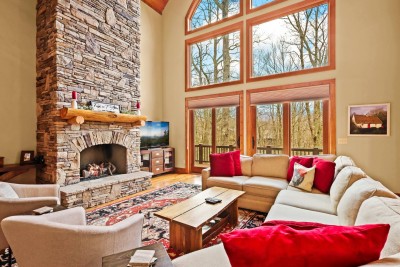 5BR, 4000 sq ft Luxury Cabin w/ Covered Fireplace! photo 1