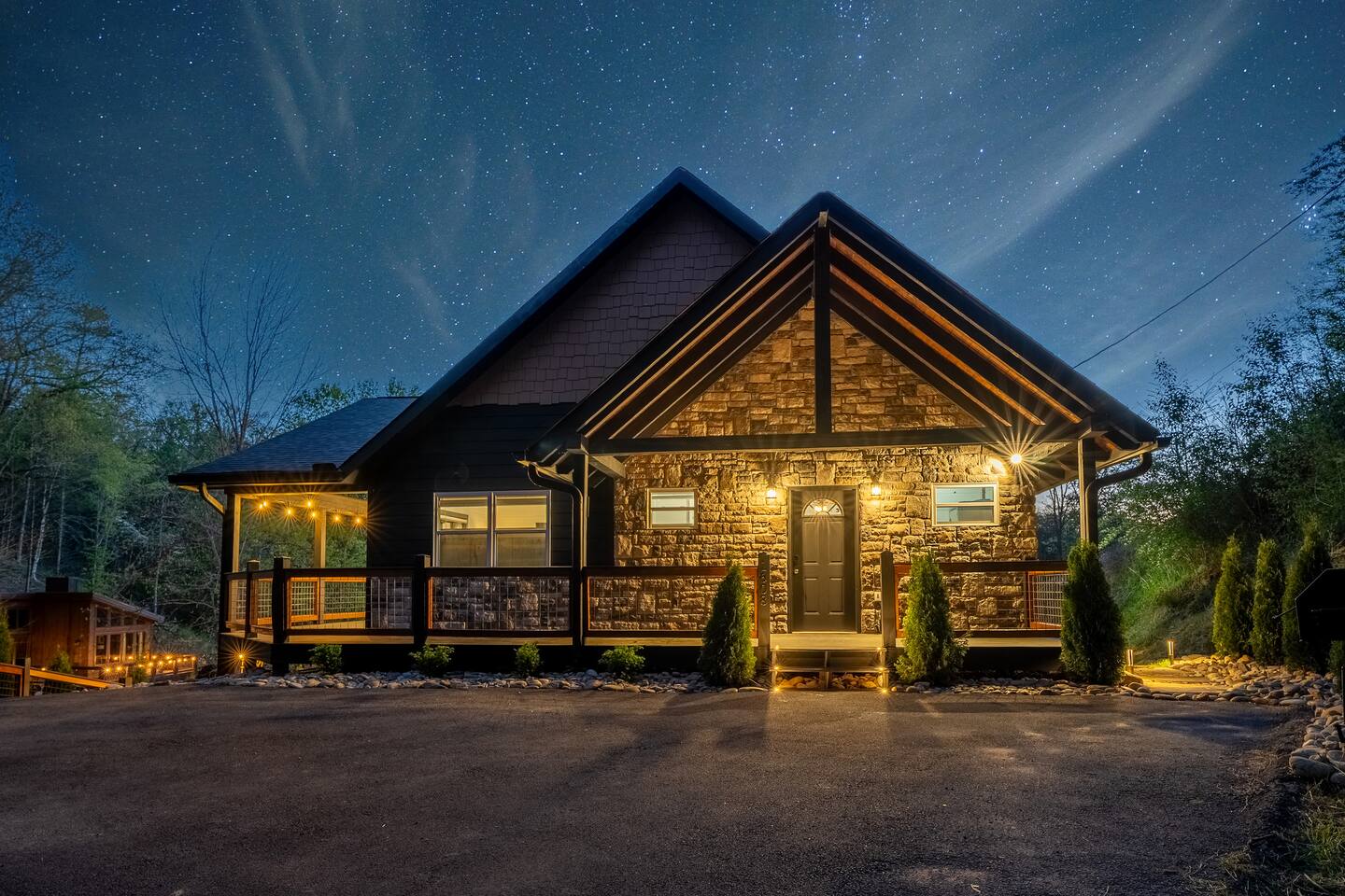 Smoky Mtn Lodge! Pickleball, Hot Tub, Location!