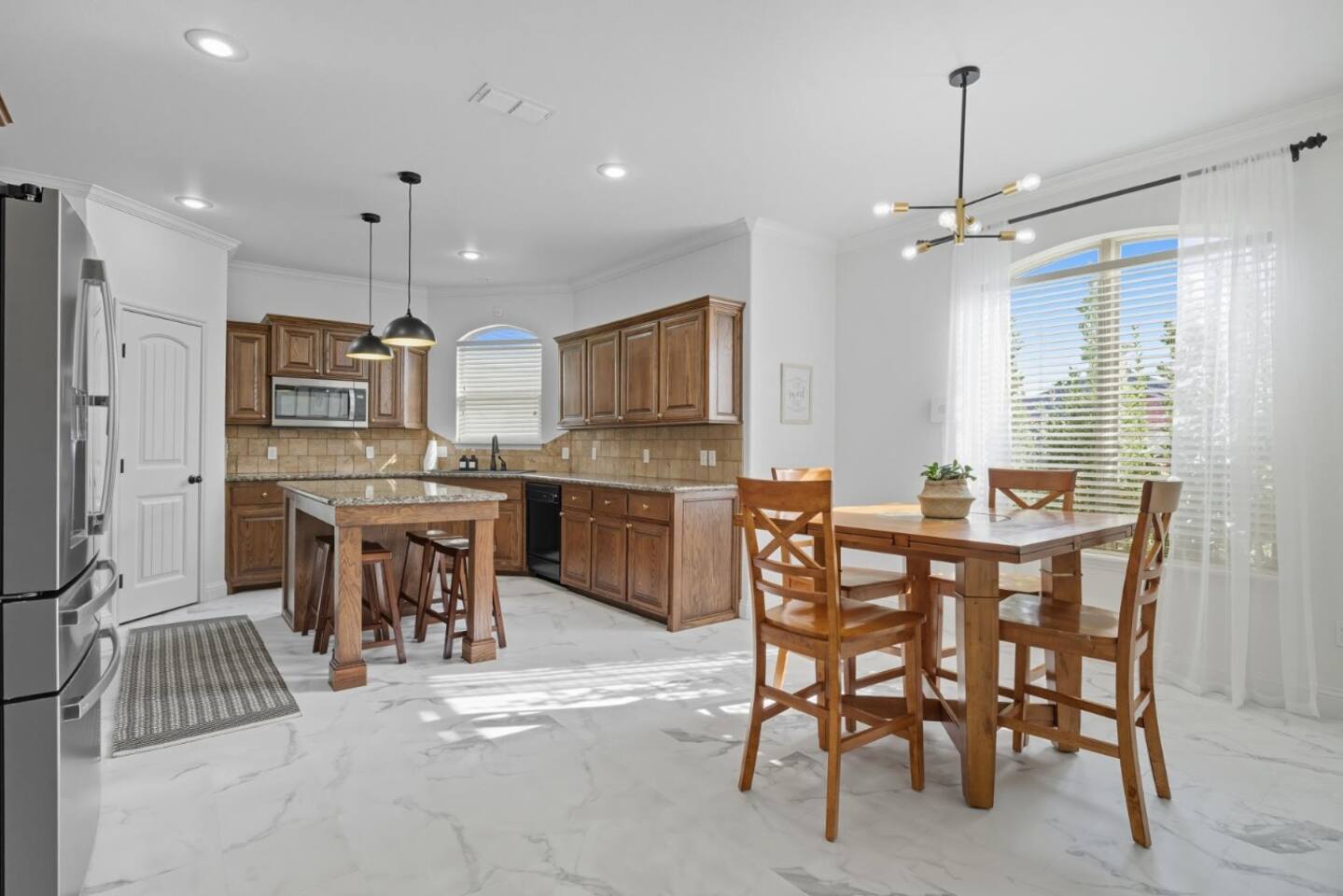 The Dover • Stylish & Cozy Retreat