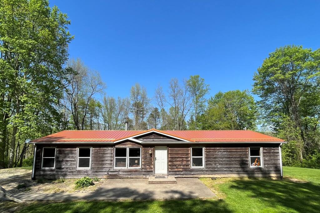 Whitetail Run Cottage at Acorn Acres Cabins