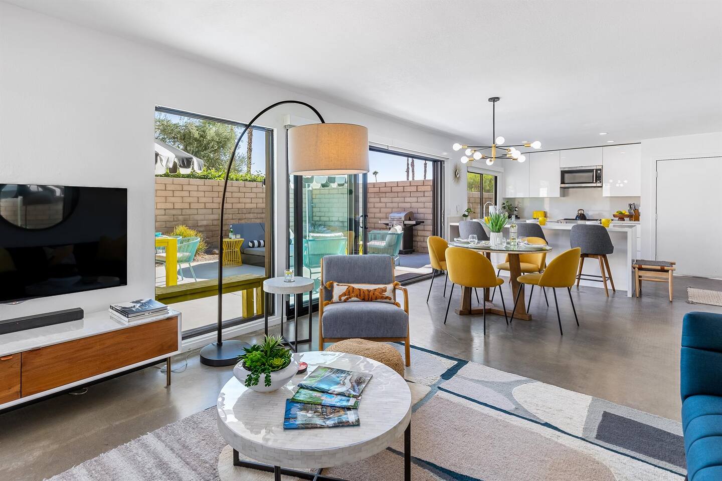 PS Stylish Luxe Condo | Pools, Tennis, Pickleball