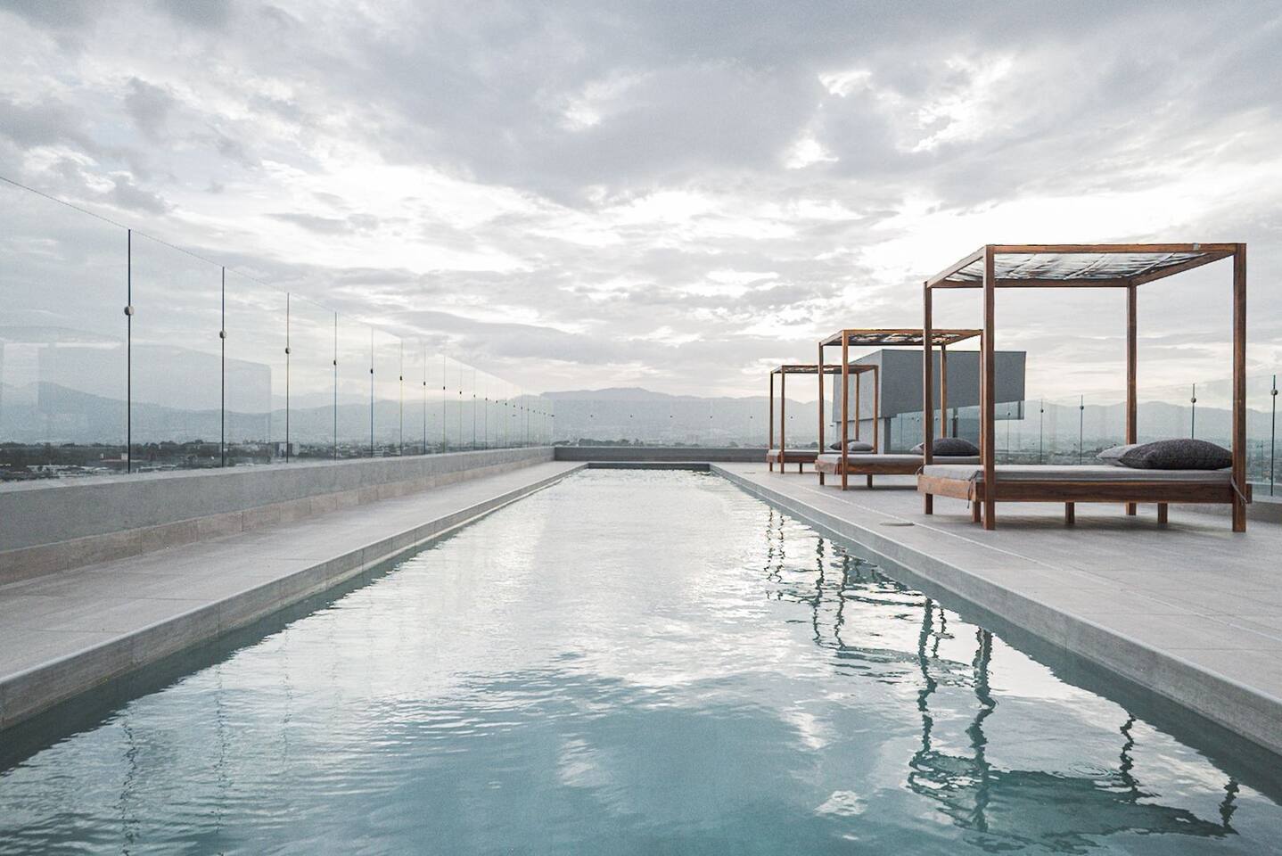 Modern - Fully Equipped 2BR apt in Zone 10