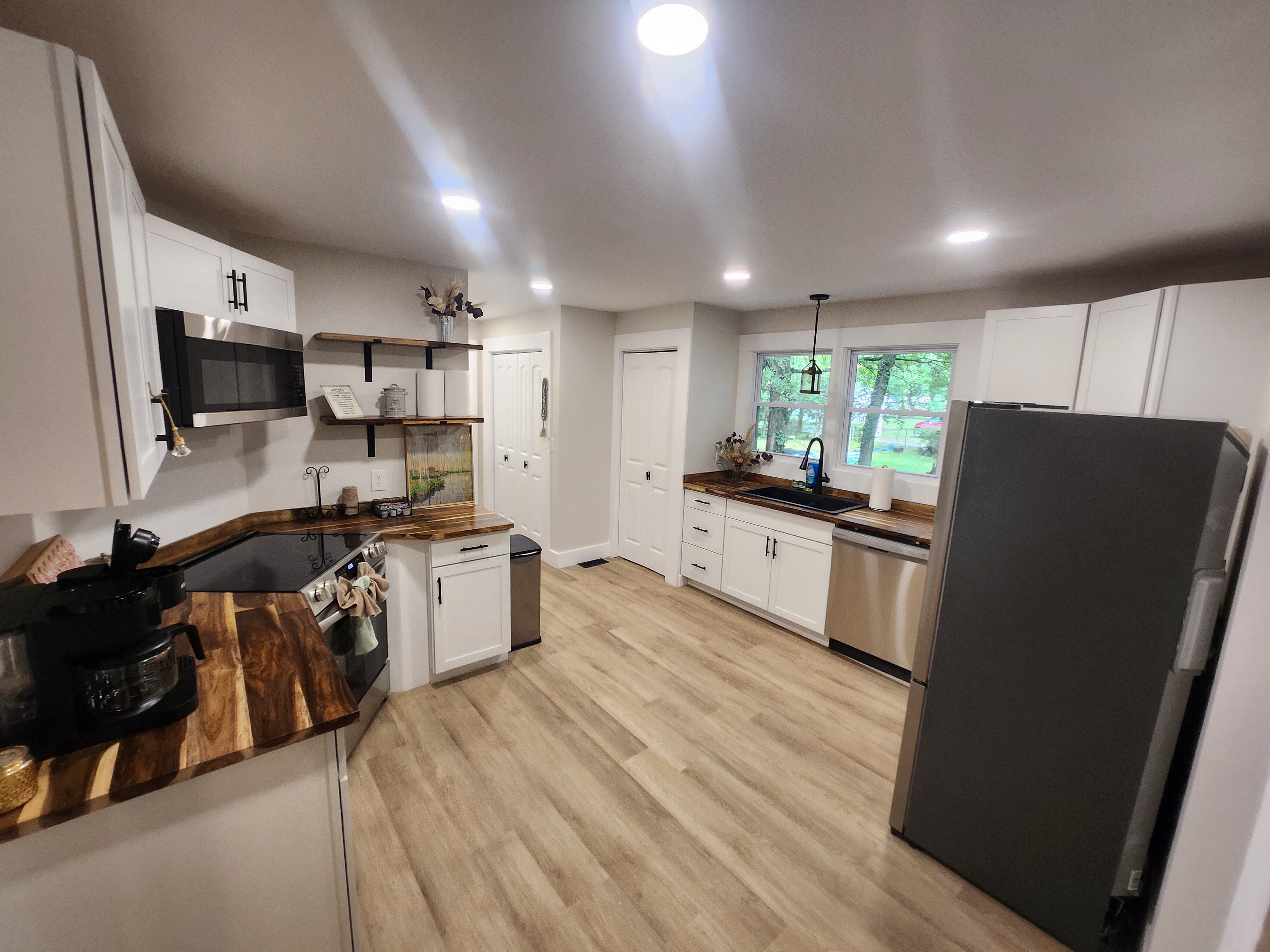 5BR Spacious Retreat Near Swamp Rabbit &Cherrydale