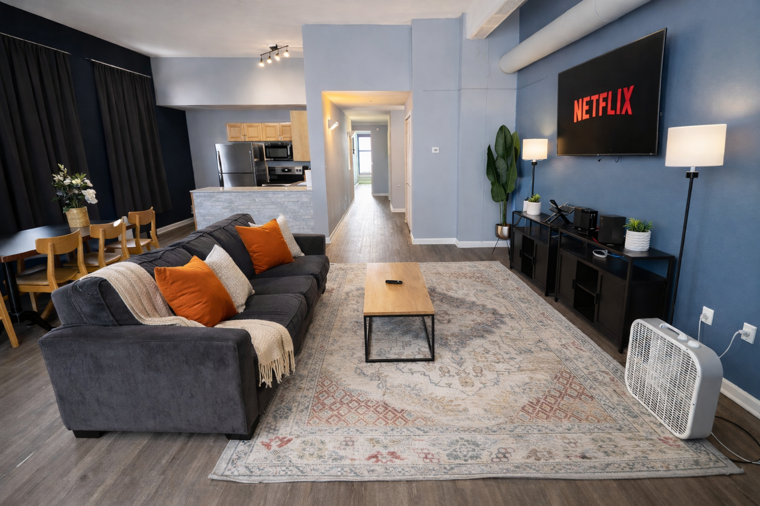 Spacious Dwntwn Loft | Playhouse SQ, CSU, Clinic