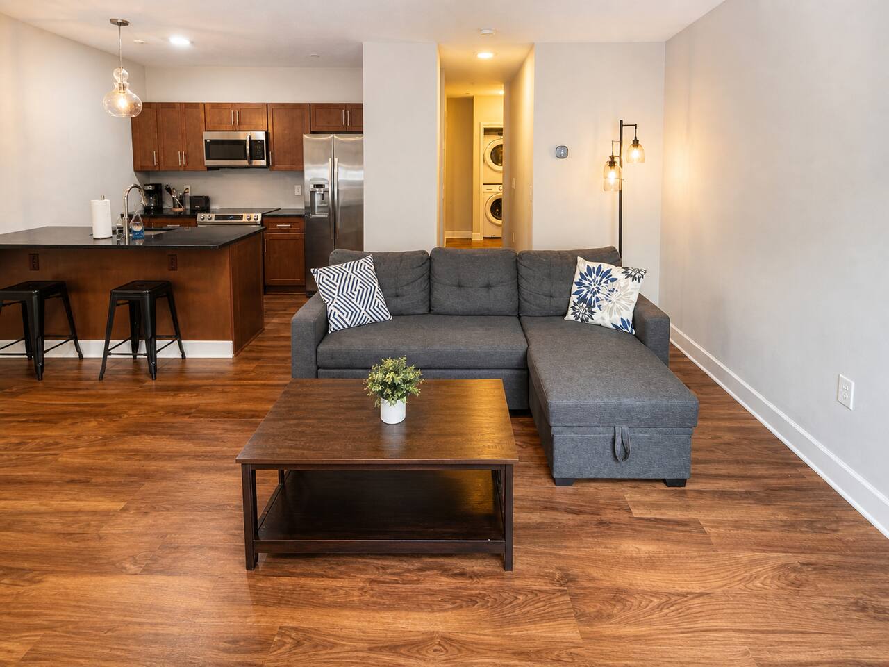 CozyLuxe Suite | R&R HoF, Casino, Stadium, Airport