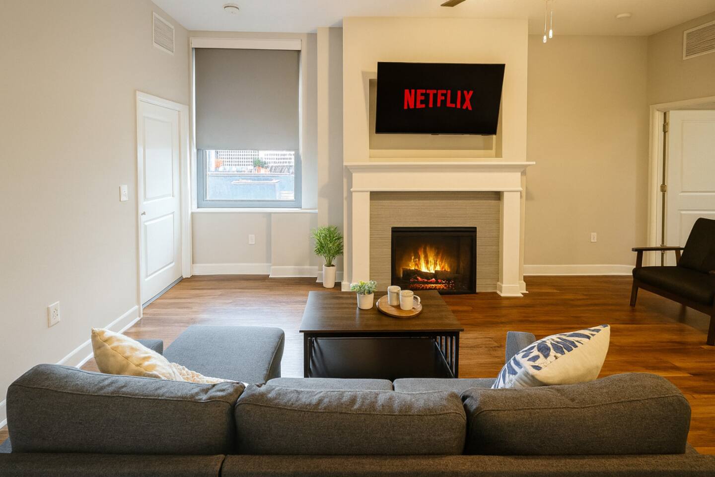 CozyLuxe Suite | R&R HoF, Casino, Stadium, Airport