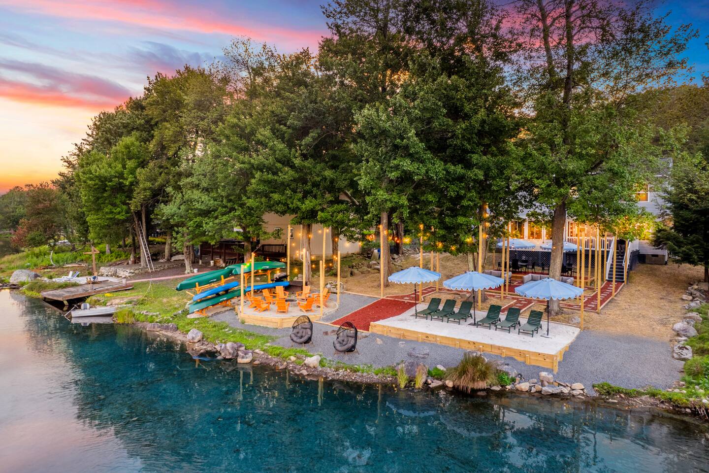 Lakefront Resort-Style | Kayaks, Hot Tub, Fire Pit