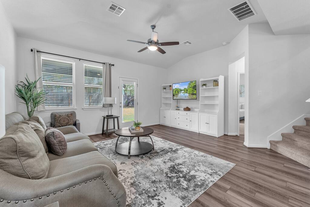 NEW Casa Azul Oasis | Close to Lackland & SeaWorld