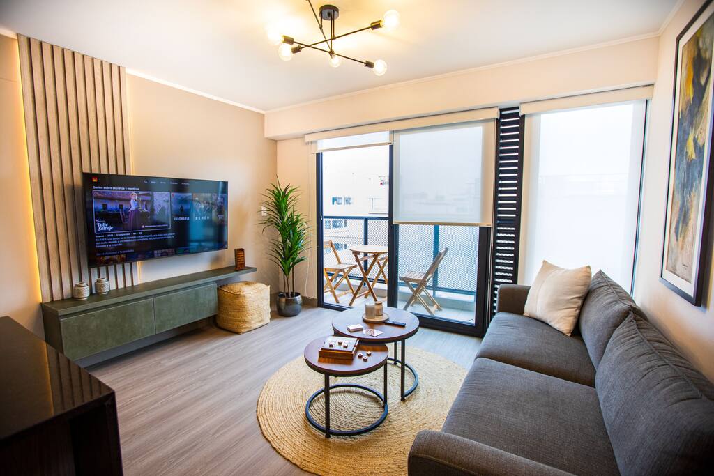 BSR New Stylish Flat La Mar w/ Pool & Parking