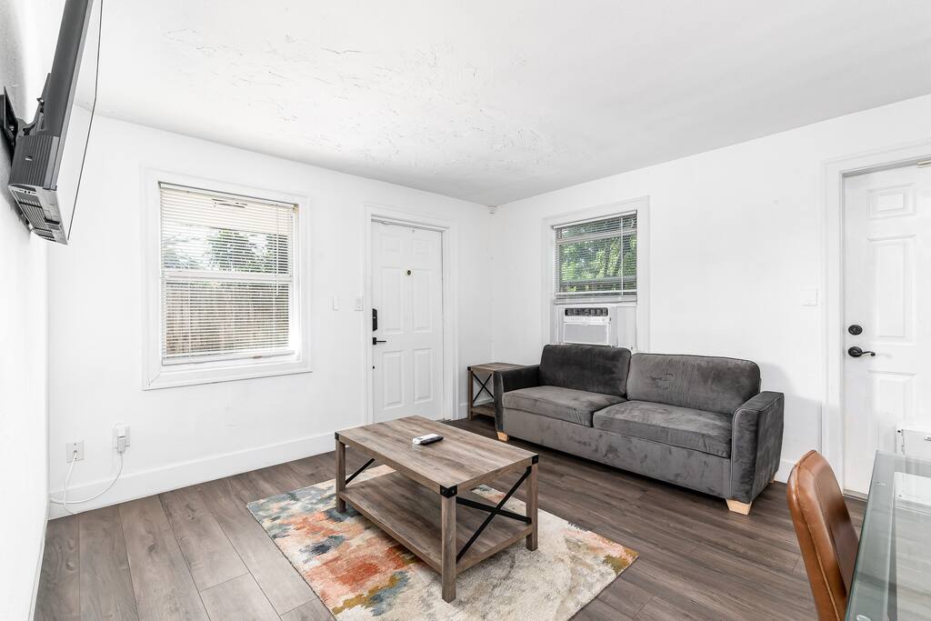 Cozy 1BR/1BA Private Entrance