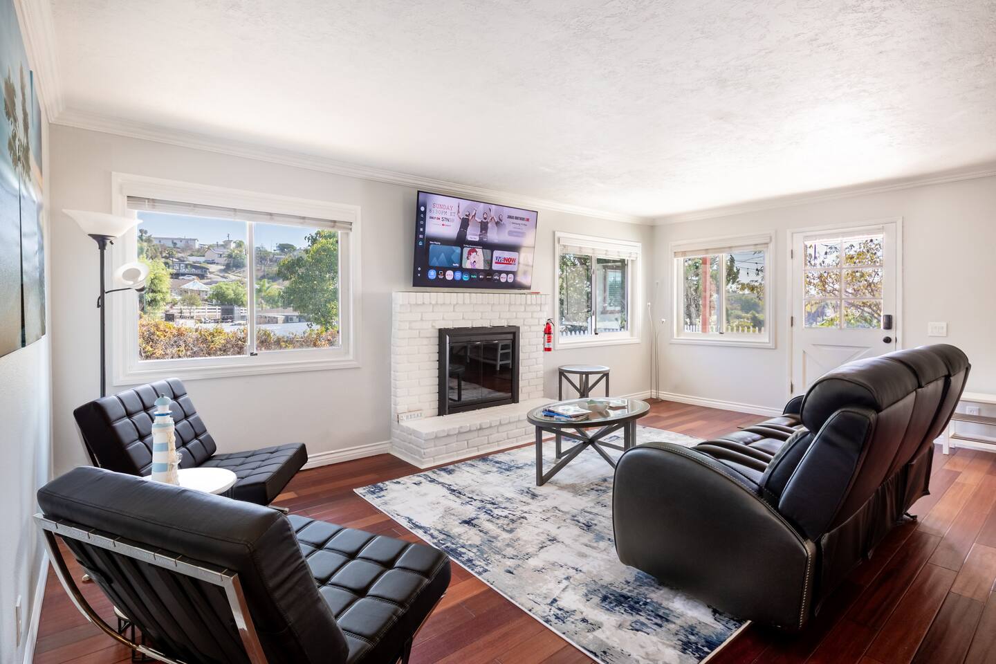 Modern Private Home in Heart of Vista