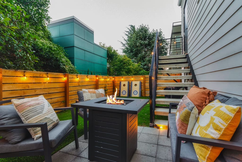 Queen Anne Pad|Walk to Needle| Firepit|Cornhole