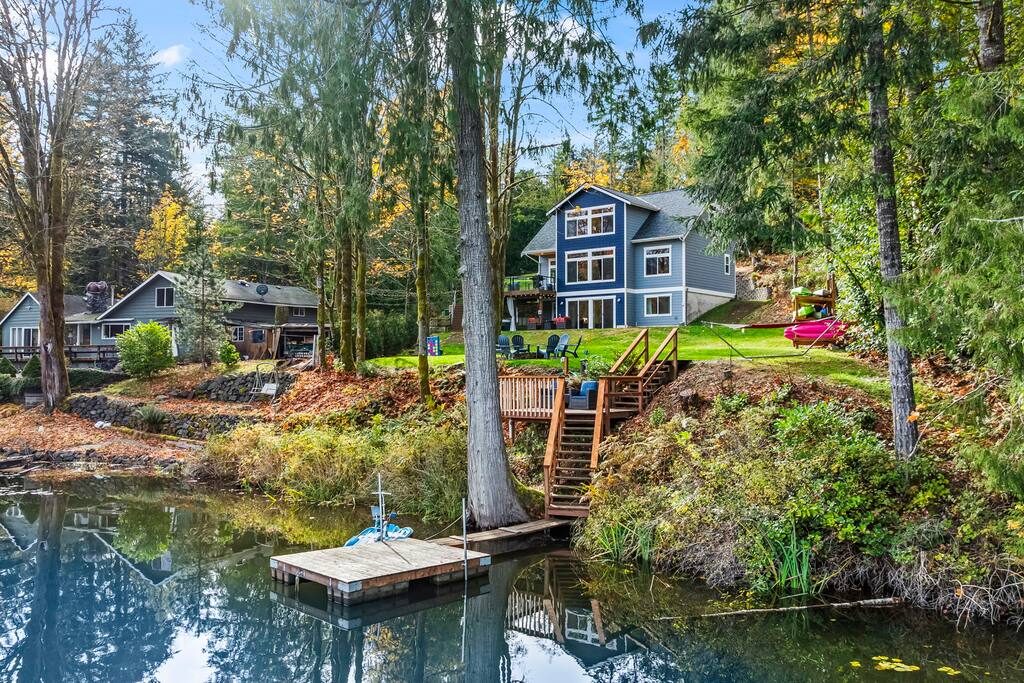 Waterfront Retreat with Hot Tub, Kayaks, Game Room
