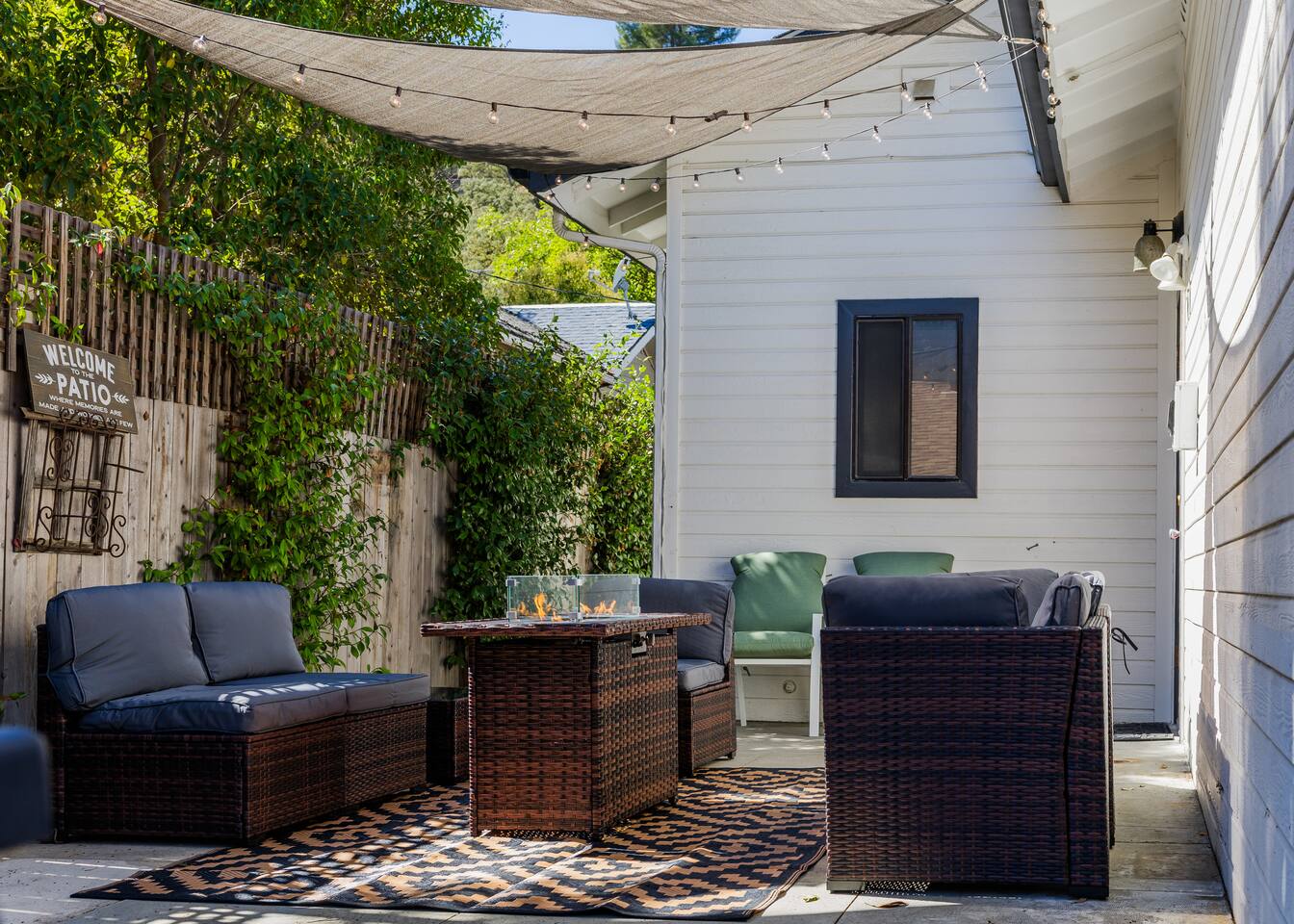 Walkable to Downtown|Fire Table|BBQ|Charming Home