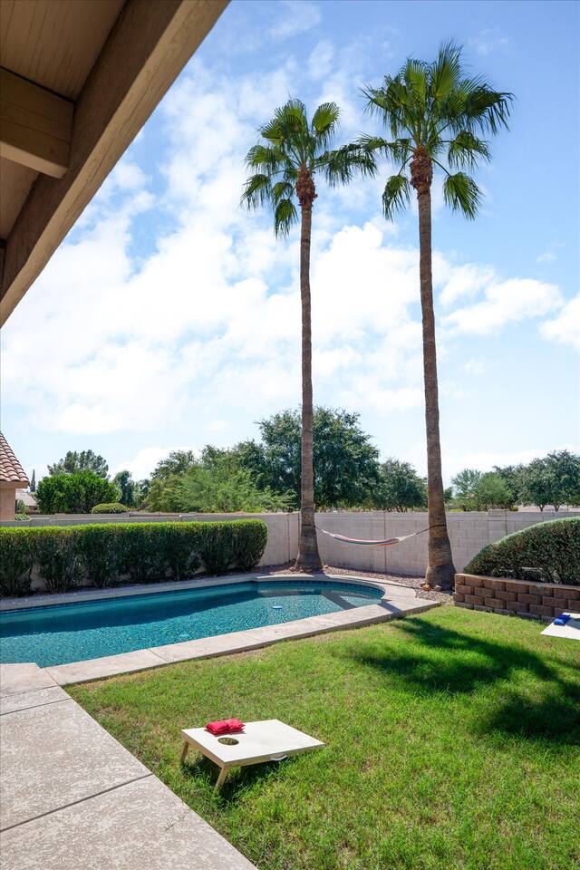 Chandler Retreat | Sparkling Pool & Cozy Vibes