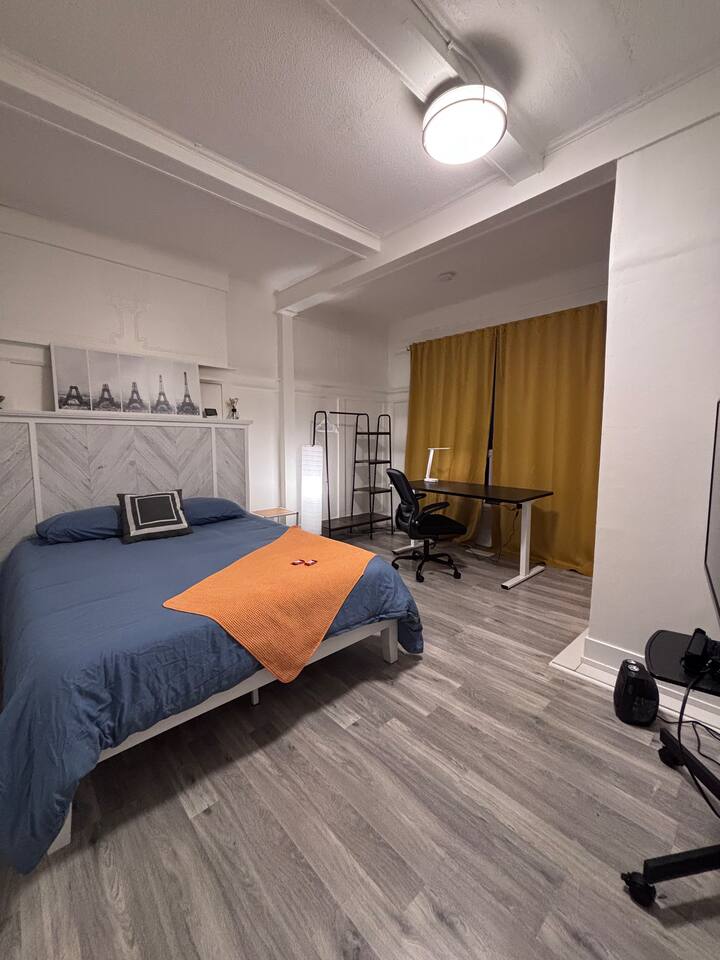 Spacious Room w/ Large TV & Standing Desk