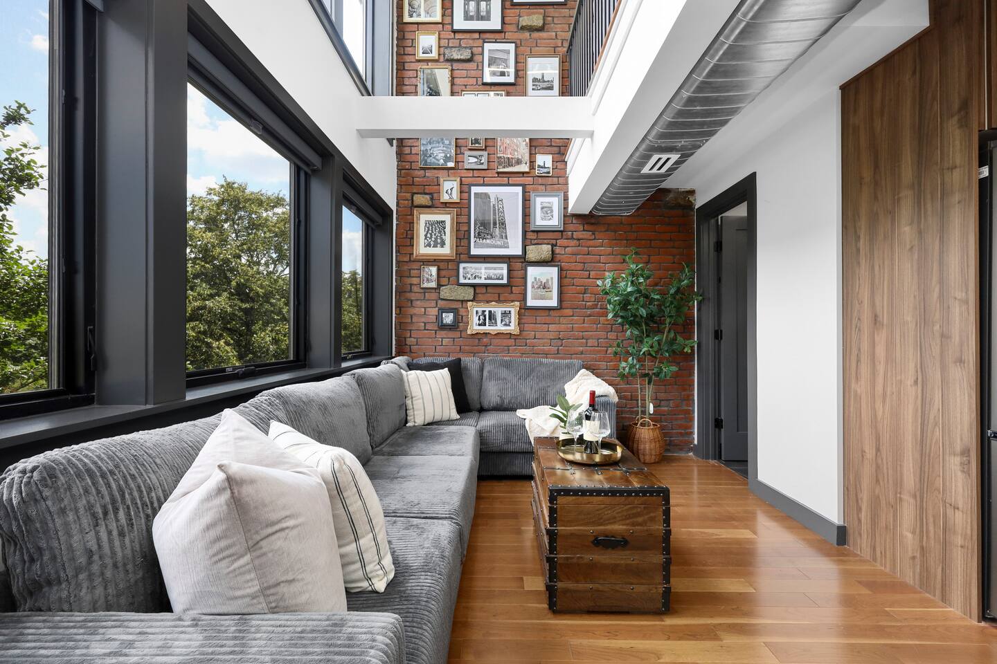 3BR3Bth Penthouse  2 Parking Spaces/TD/MIT/Harvard