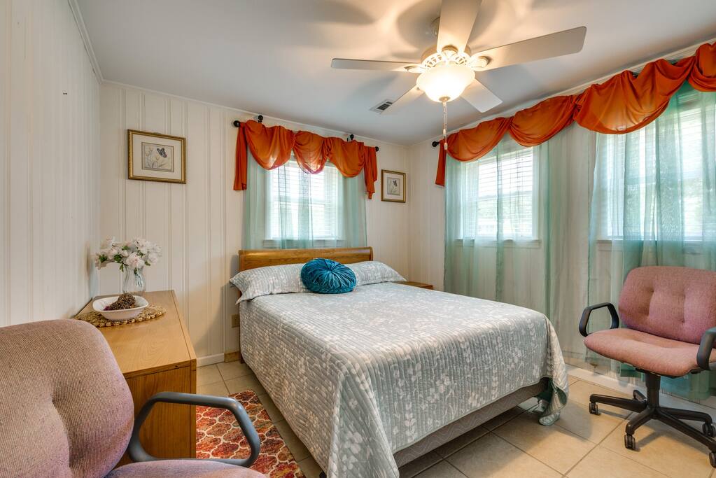 Adorable 1BR at a Summer Resort Like Home