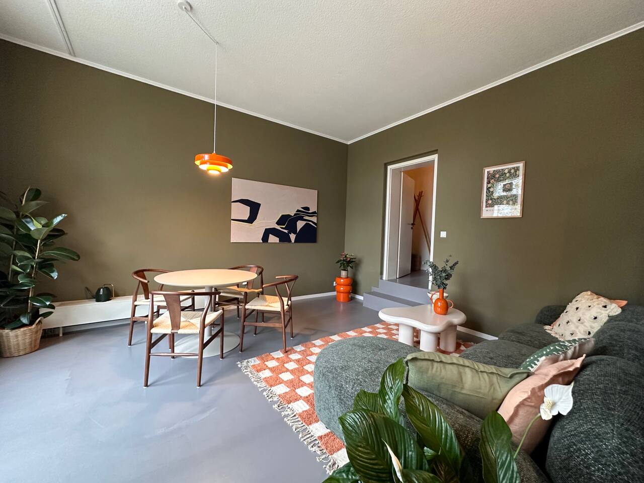 Zentrales Studio ehem. Ladengeschäft mit Parkplatz