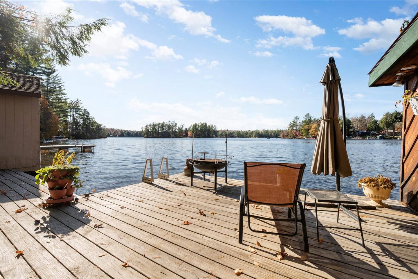 Lakefront Cabin on Otter Lake w/ Dock & Canoes