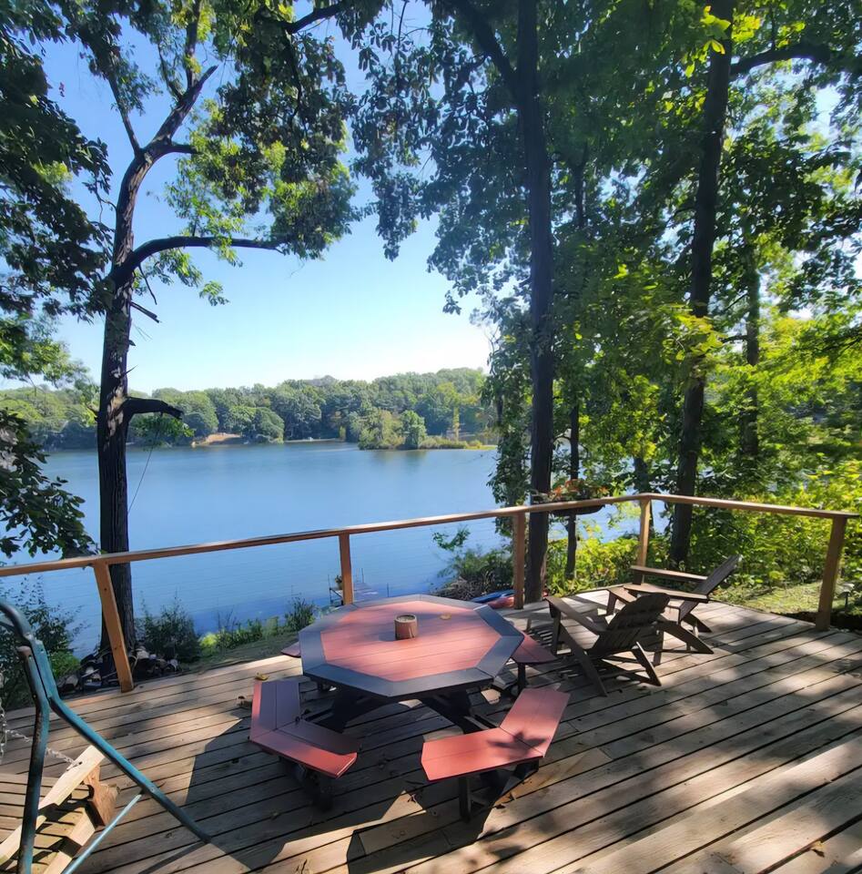 Lakefront Fun on Papakeechie | Kayaks & More!