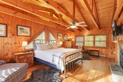 Cabin on 6 Acres, VIEWS, Hot Tub + Fire Pit, Games photo 9