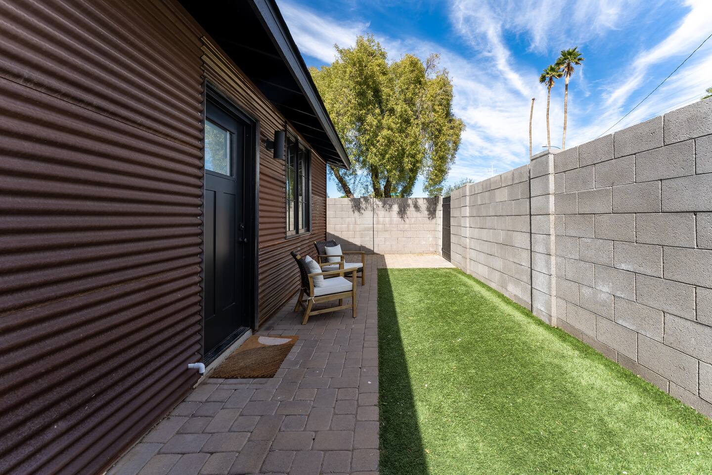 Modern Studio w/Private Patio & Close to Downtown