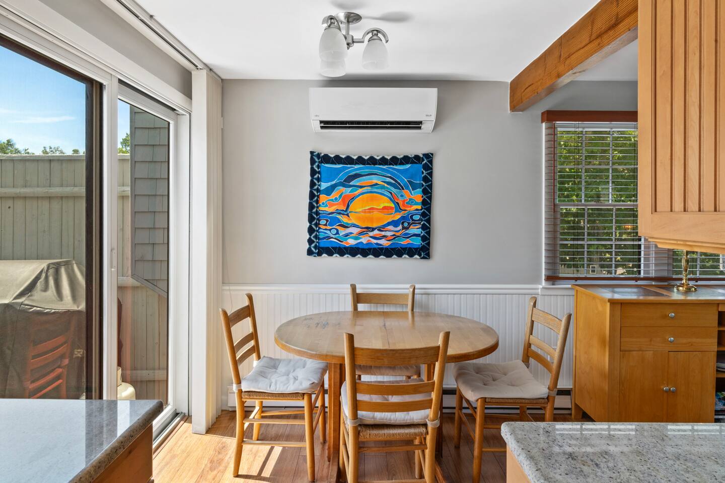 *NEW* West End Artsy Gem, Private Patio, Parking