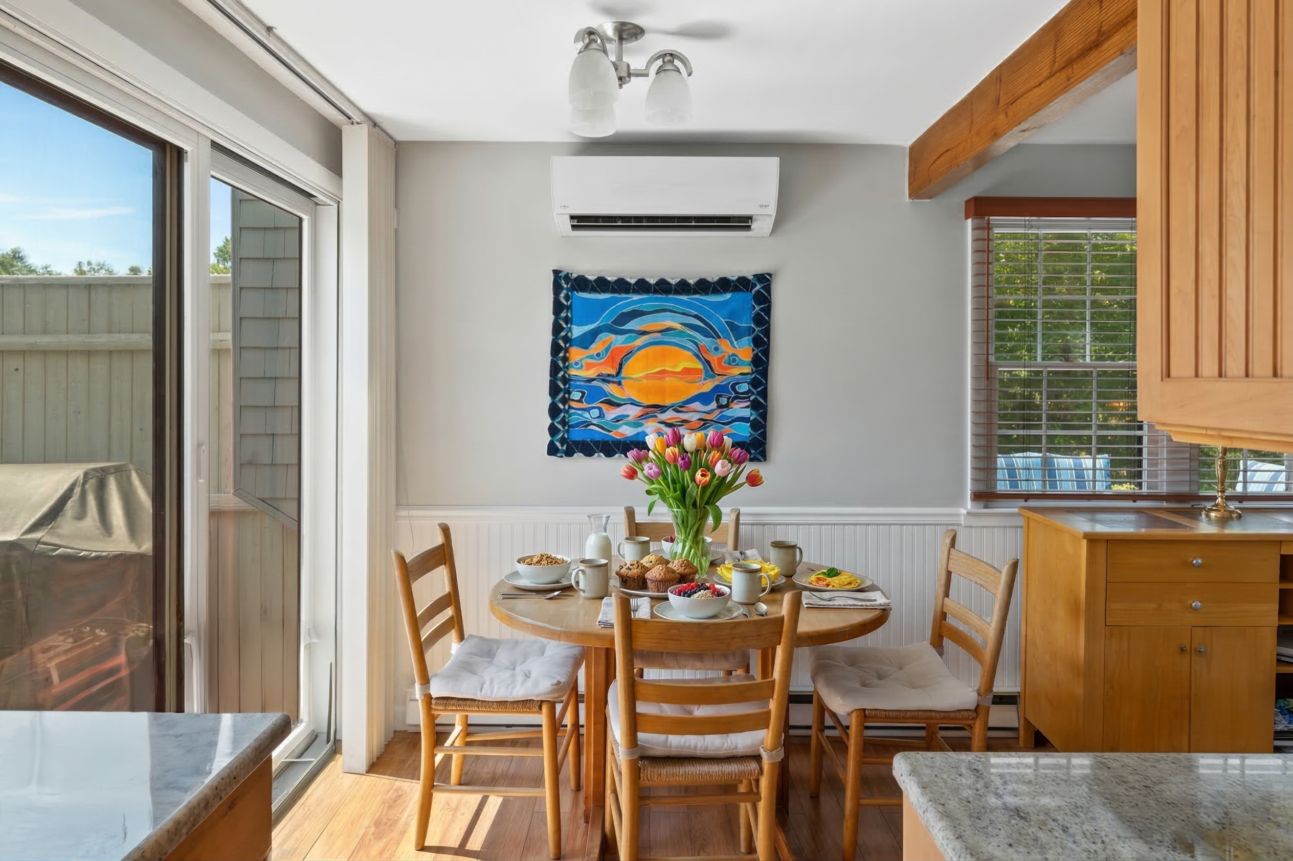 *NEW* West End Artsy Gem, Private Patio, Parking