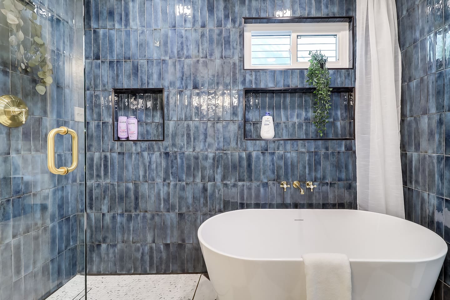 Cozy designer home in SW Austin, mins to Downtown!