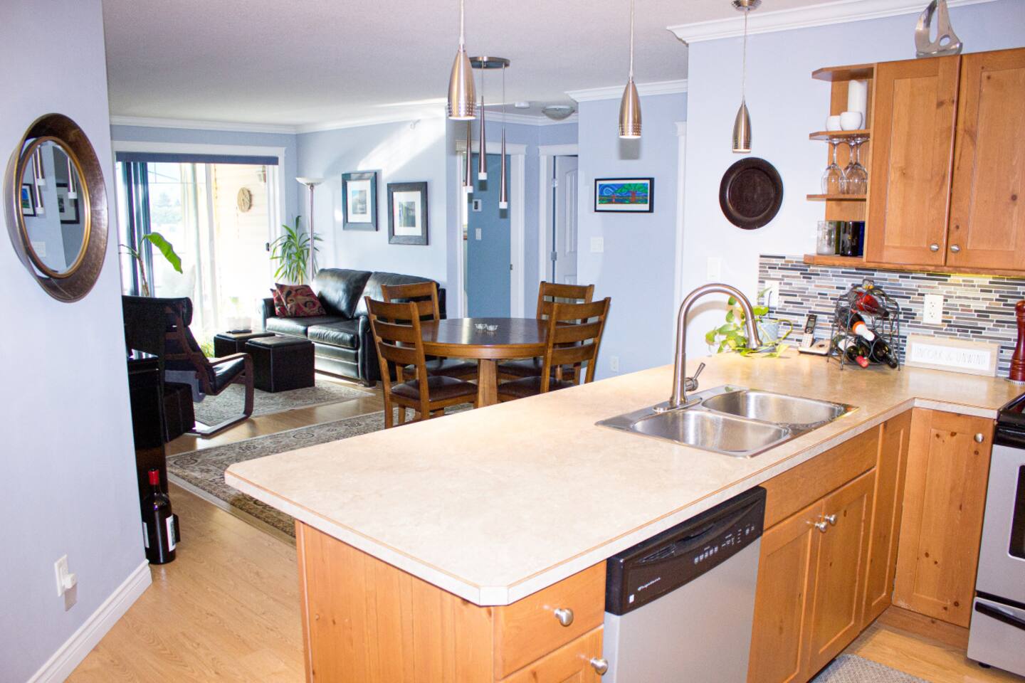 Cozy Penticton Penthouse