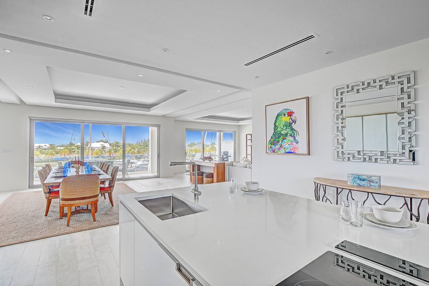 Spacious 3BD w/Marina Views + Rooftop Pool