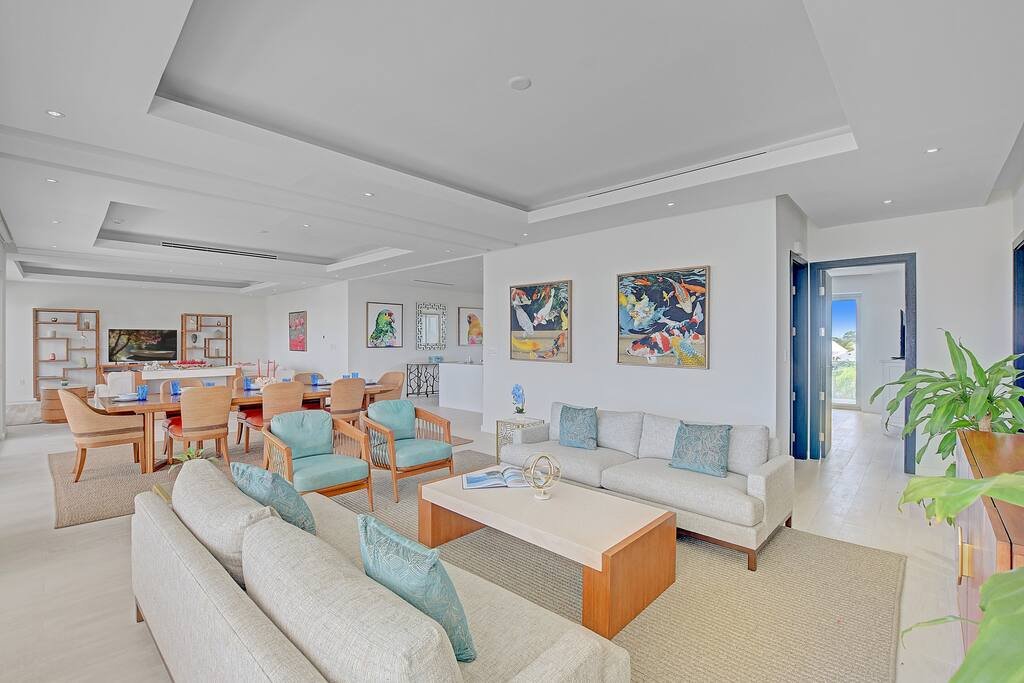 Spacious 3BD Condo w/ Marina Views + Rooftop Pool