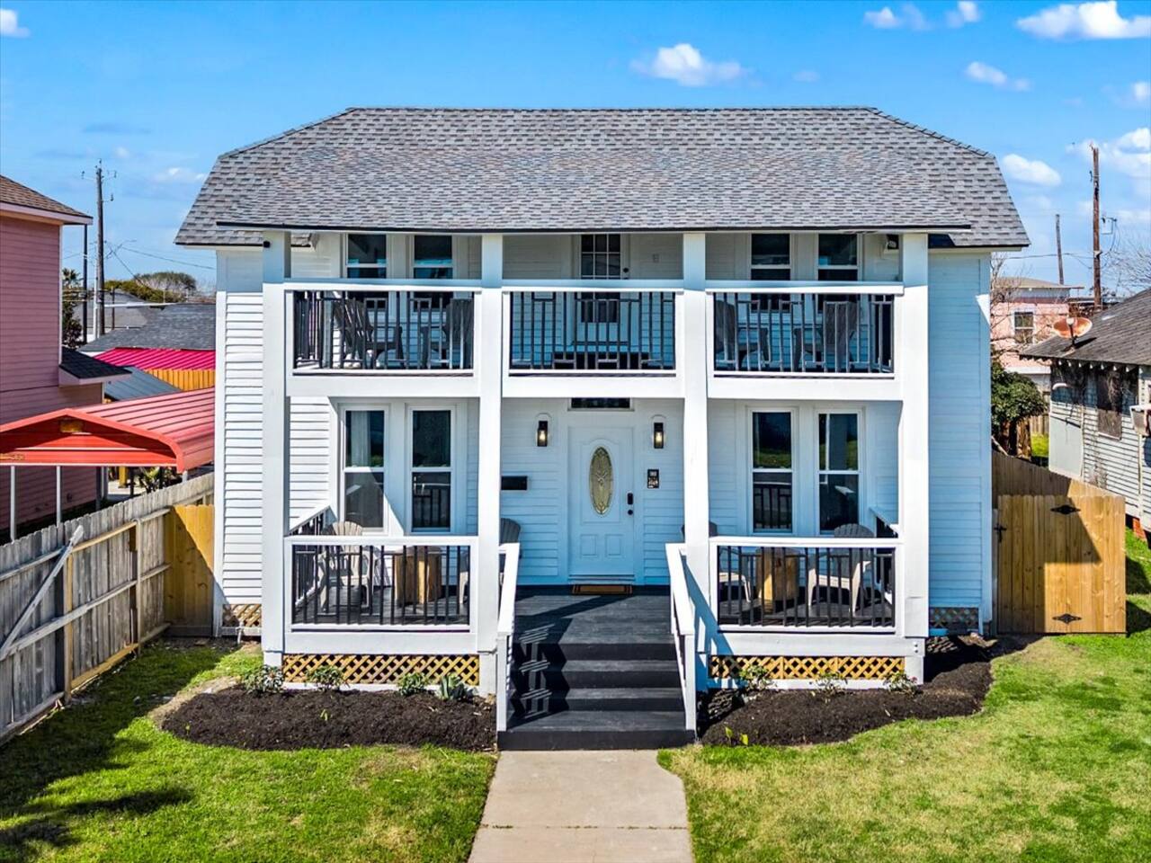 New! One block to beach-Perfect for Large Families