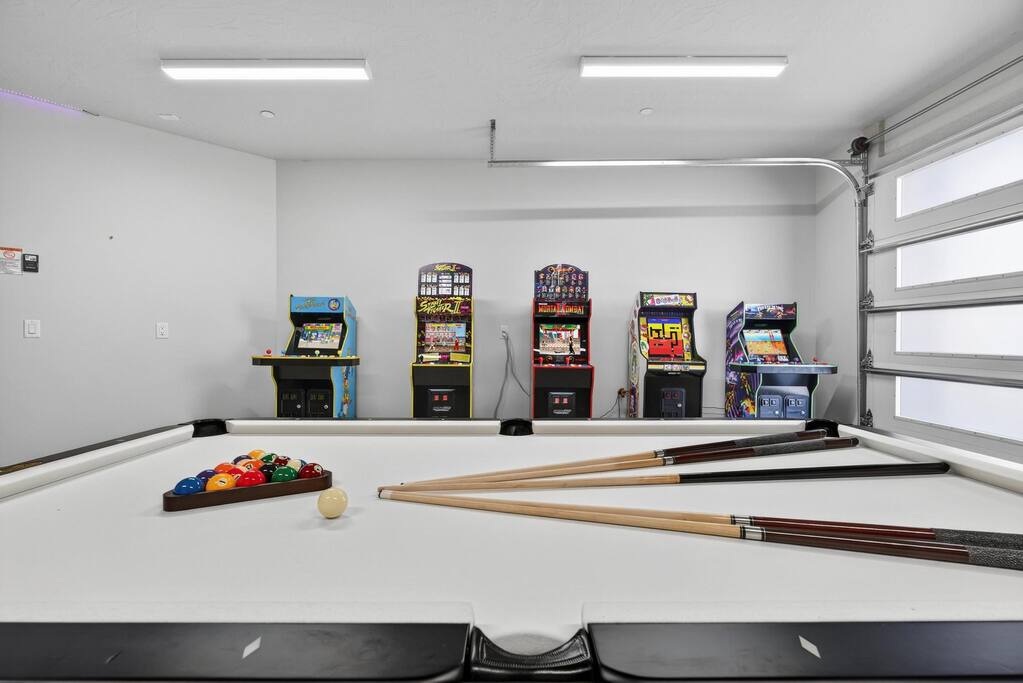 Oasis at Pecan Valley l Resort Access Included