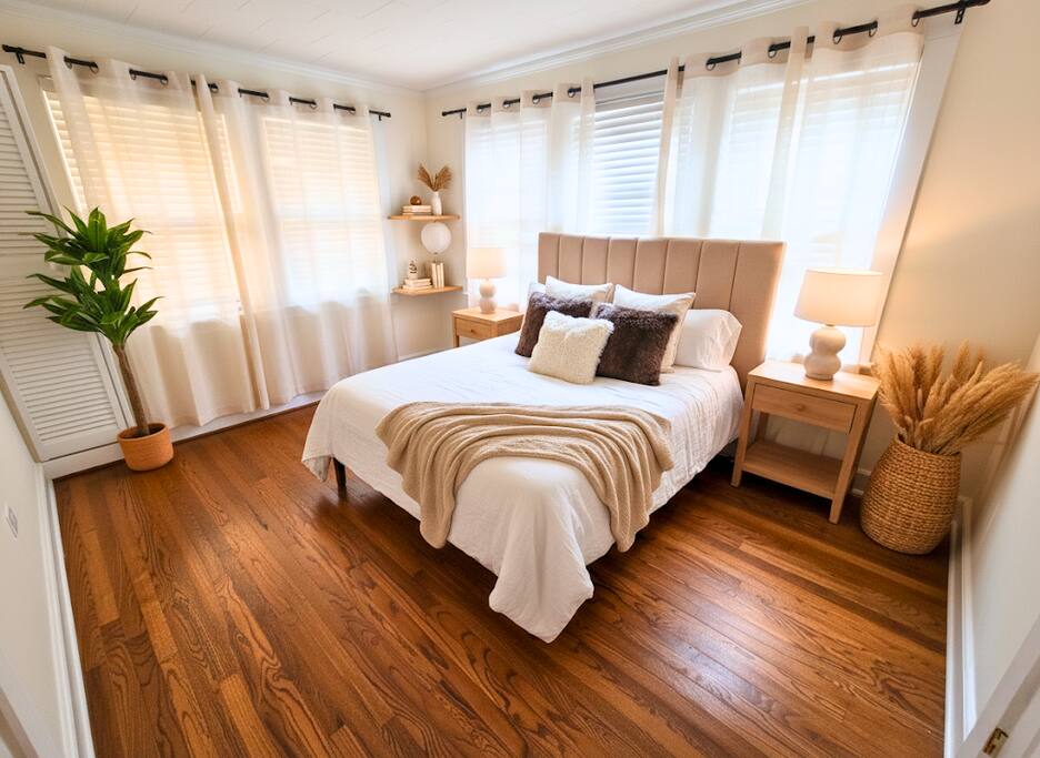 Charming Downtown Covington Cottage