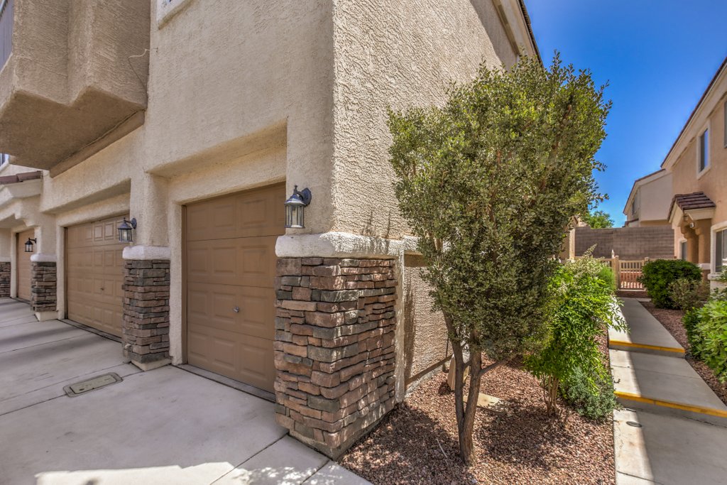 Rusty Ridge | 2BR Condo in Henderson