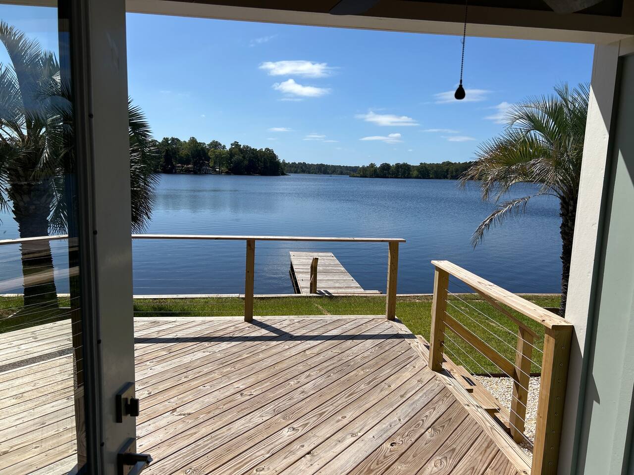 Cozy hip lakefront condo near downtown Hartsville