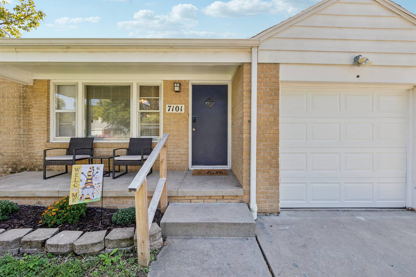 Fire Pit | Sun Room | Close to Towne East