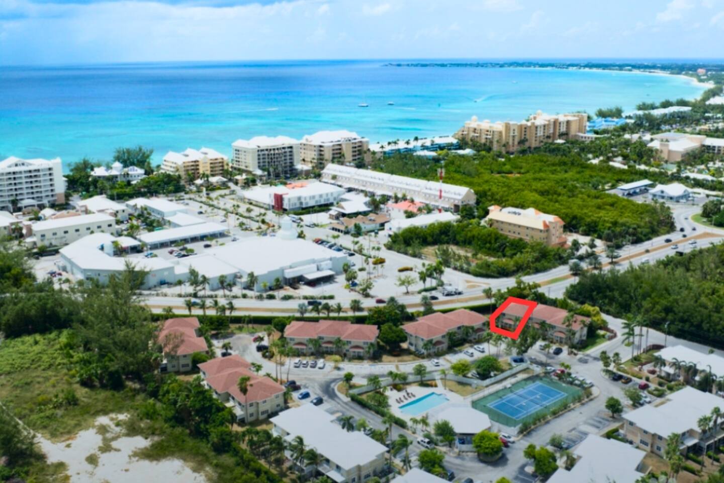 2 Bed Townhouse Quiet Complex 2m to 7Mile